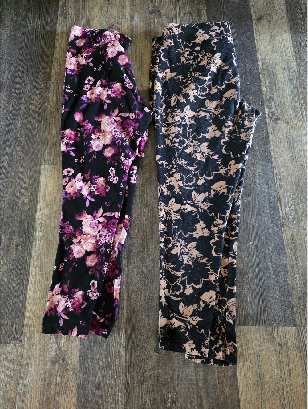 Women's Plus Size 1X Floral Leggings Set - Black with Pink and Beige